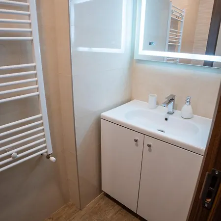 Barrique 30 - Breakfast Delivered & Minibar - Free Parking - Mall Area アパート