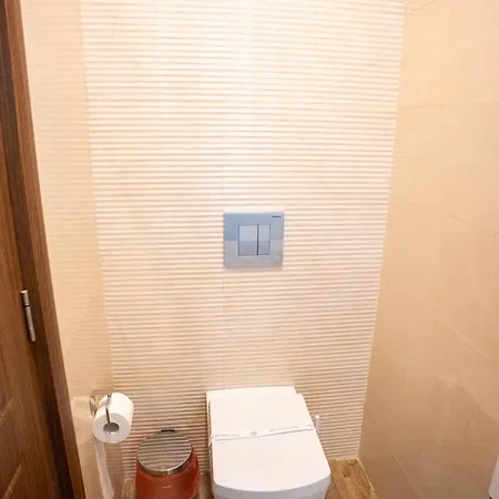 Barrique 30 - Breakfast Delivered & Minibar - Free Parking - Mall Area *
