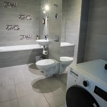 Barrique 30 - Breakfast Delivered & Minibar - Free Parking - Mall Area Apartament
