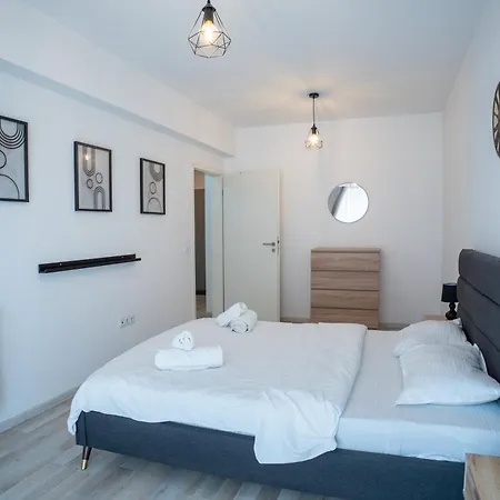 Barrique 30 - Breakfast Delivered & Minibar - Free Parking - Mall Area Apartament *